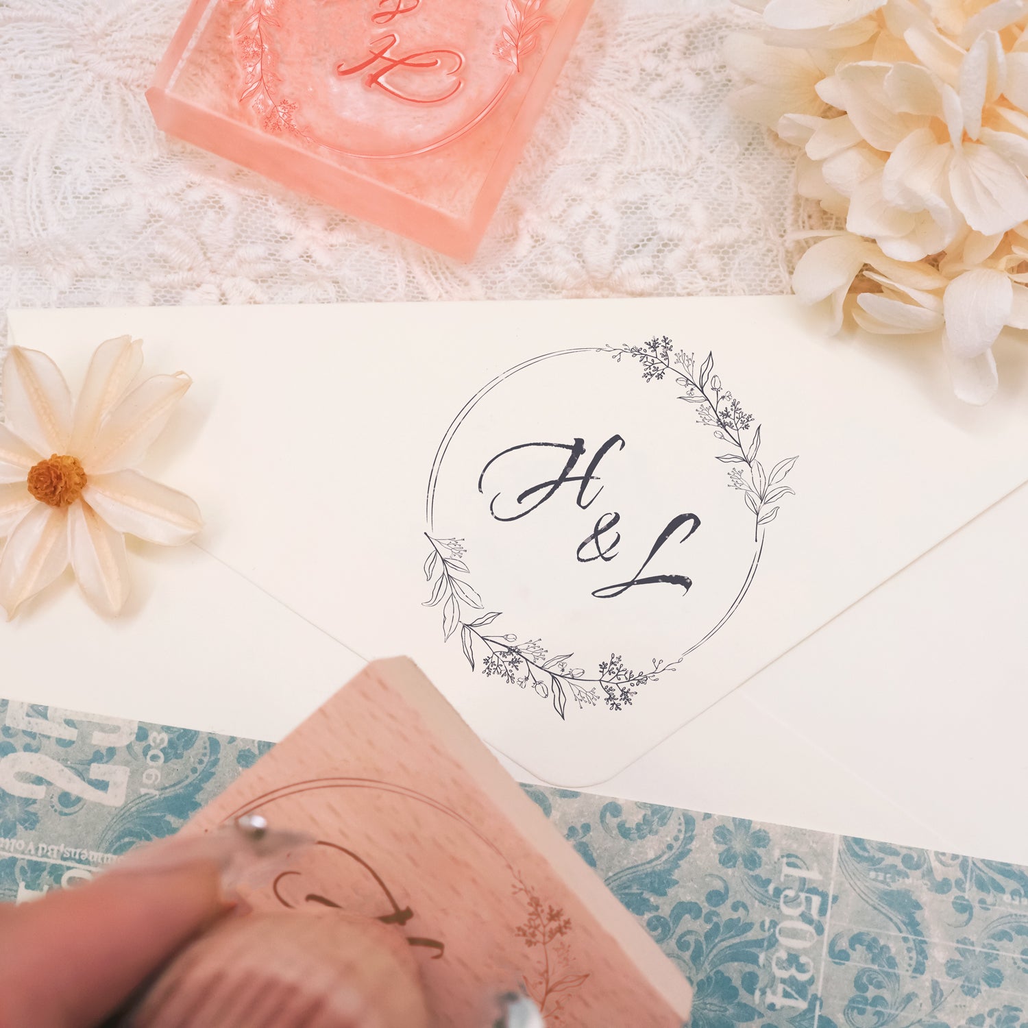 Sello de Caucho Personalizado con Monograma Botánico de Boda -SKU4 2