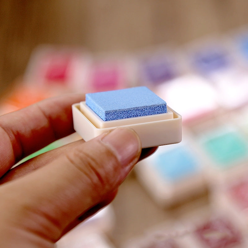 TSUKINEKO VKS StazOn Multi-Purpose Rubber Stamping Ink Pad211