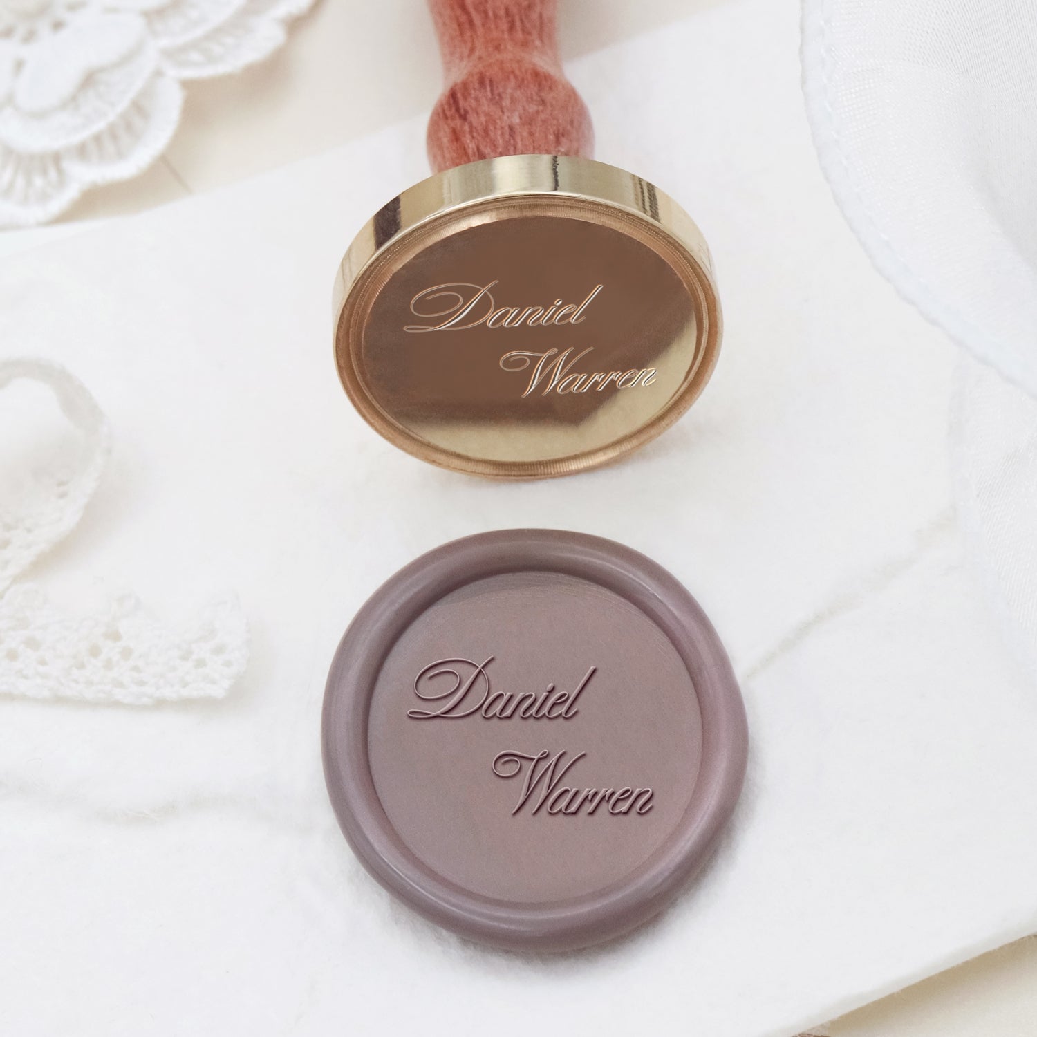 Sello de Lacre Minimalista Personalizado con Nombre para Boda - Estilo 8 2