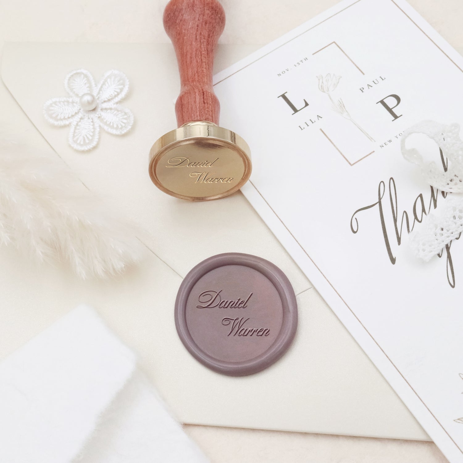 Sello de Lacre Personalizado Minimalista con Nombre para Bodas - Estilo 8 3