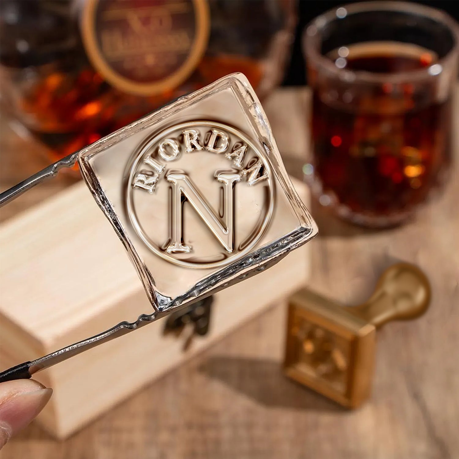 Sello de caucho de hielo de latón con marca circular RIORDAN de monograma individual para Bartender y planificador1